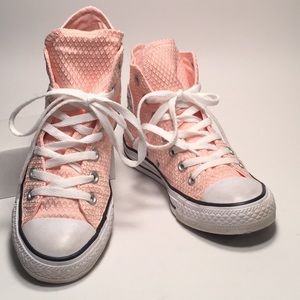 Converse High Tops Sz 6